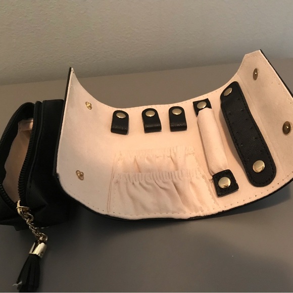 Black and Cream Jewelry Organizer - Picture 2 of 5